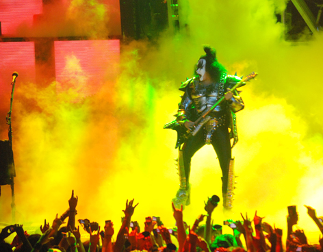 KISS ARDIENTE EN MONTERREY
