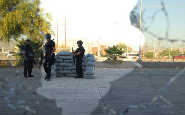 GRUPO ARMADO ATACA INSTALACIONES DE SEGURIDAD P�BLICA MUNICIPAL DE TORRE�N