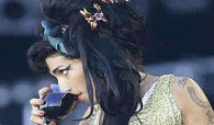 AMY WINEHOUSE MURI� POR EXCESO DE ALCOHOL