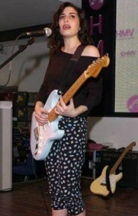 AMY WINEHOUSE: DE LA INOCENCIA A LOS EXCESOS