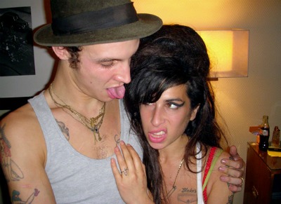 AMY WINEHOUSE: DE LA INOCENCIA A LOS EXCESOS
