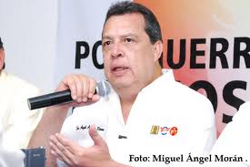 �NGEL AGUIRRE ASUME EN GUERRERO Y FRANCISCO OLVERA EN HIDALGO