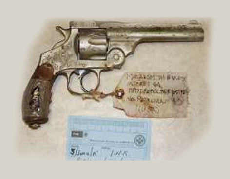 PGR D A CONOCER IMÁGENES DE LAS ARMAS DE HANK RHON