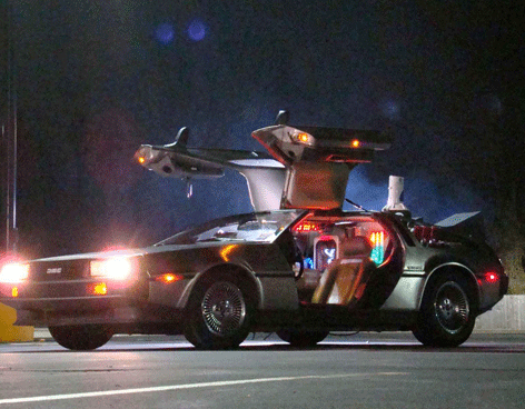 AUTO DE 'VOLVER AL FUTURO' A LA VENTA EN 2013