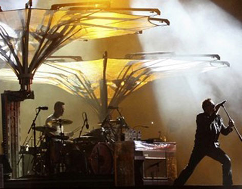 U2 ENCIENDE AL ESTADIO AZTECA