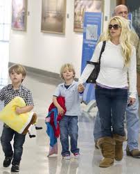 BRITNEY SPEARS GOLPEA A SUS HIJOS