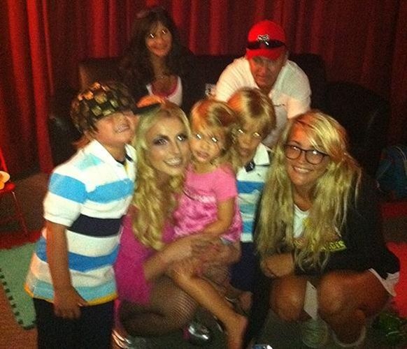 BRITNEY SPEARS COMPARTE FOTO FAMILIAR EN TWITTER ANTES DE RECITAL