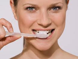 LAVARSE MAL LOS DIENTES PUEDE PROVOCAR NEUMON�A
