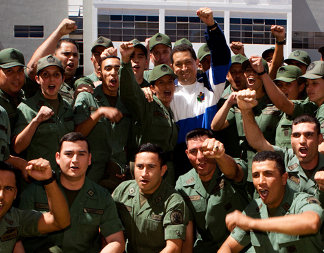 CHÁVEZ INTERRUMPE SU REPOSO Y ACALLA RUMORES SOBRE SU SALUD