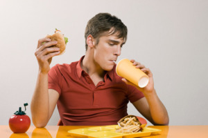 PELIGROS QUE CAUSA LA COMIDA R�PIDA