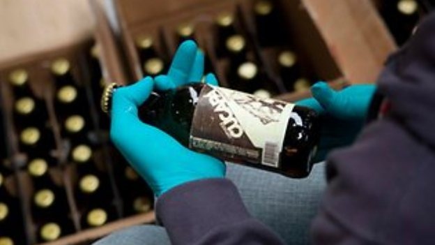 ENCUENTRAN DROGA OCULTA EN CERVEZAS MEXICANAS
