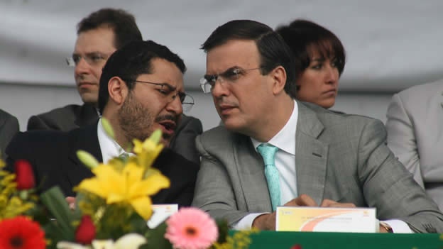 MARCELO EBARD ECHA A MARTÍ BATRES POR CRITICARLO