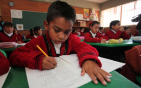V INFORME DE GOBIERNO DE CALDER�N: EDUCACI�N