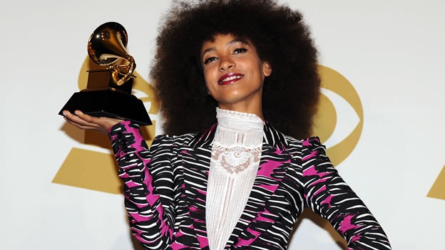 �QUIEN ES ESPERANZA SPALDING?