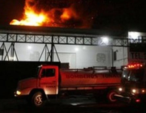 EXPLOTA BOMBA CASERA EN OFICINAS DE CFE EN ZARAGOZA