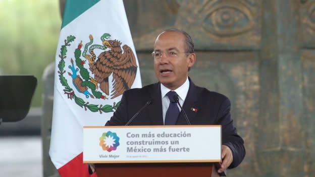 CALDER�N ANUNCIA V INFORME DE GOBIERNO
