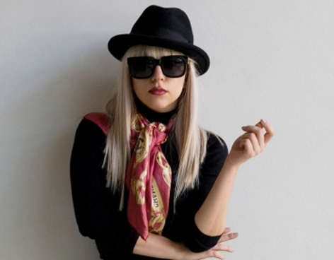 PARA COMPONER LADY GAGA FUMA MARIHUANA