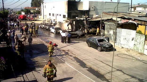 ACCIDENTE AÉREO EN TIJUANA DEJA TRES MUERTOS