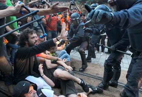 REPORTAN 36 HERIDOS EN BARCELONA TRAS MANIFESTACI�N