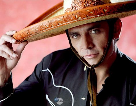 INTERNAN DE URGENCIA A JORGE SALINAS