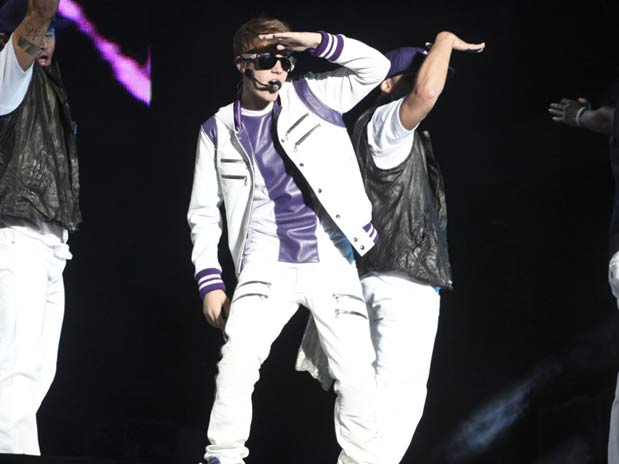 C�MO LOGRAR QUE JUSTIN BIEBER TE SIGA EN TWITTER