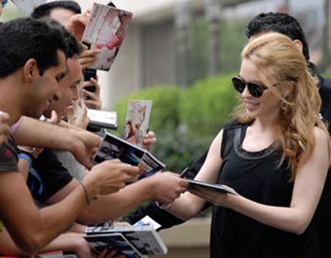 KYLIE MINOGUE MUY AFECTUOSA CON SUS FANS MEXICANOS