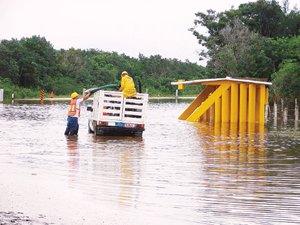 FUERTES LLUVIAS DEJA 10 MUERTOS Y 180 MIL DAMNIFICADOS