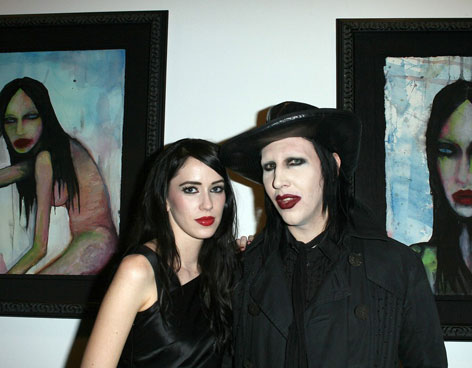 MARILYN MANSON LLEGA A M�XICO PARA PRESENTAR SUS PINTURAS