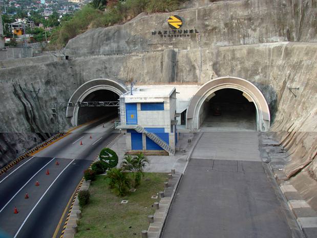 HALLAN TRES DESMEMBRADOS EN ACAPULCO, ENTRE ELLOS UN MENOR