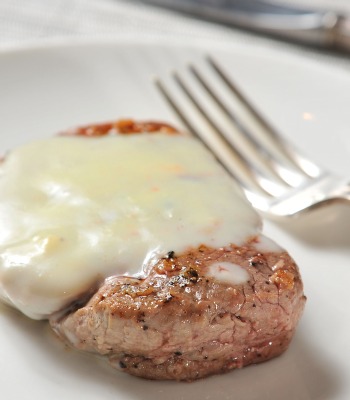 RECETAS: MEDALLONES DE RES A LA PIMIENTA