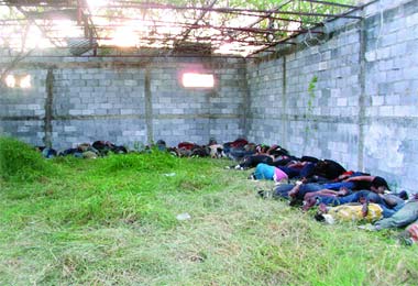EL SEXENIO SUMA 712 CAD�VERES EN FOSAS CLANDESTINAS