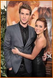 MILEY CYRUS SE CASA CON LIAM HEMSWORTH