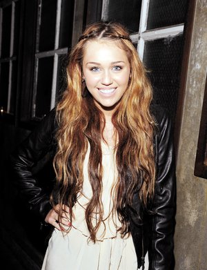MILEY CYRUS ES LA ADOLESCENTE MAS RICA DEL MUNDO