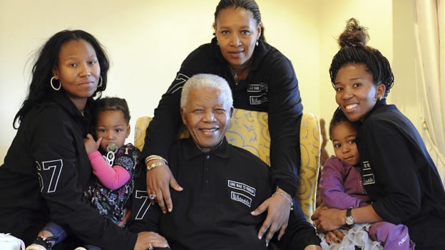 FESTEJAN CUMPLEAÑOS 93 DE NELSON MANDELA