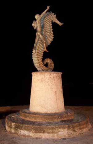 PUERTO VALLARTA DE NOCHE. ANTROS, CENTROS NOCTURNOS, GAY
