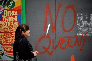 PROTESTAS POR LA VISITA A IRLANDA DE LA REINA ISABEL II
