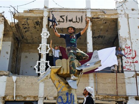 PAGAN 1.7 MILLONES DE DÓLARES POR ENCONTRAR A GADHAFI VIVO O MUERTO