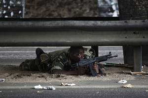 COSTA DE MARFIL: REBELDES TOMAN RESIDENCIA PRESIDENCIAL