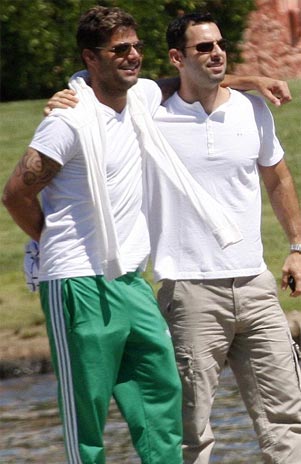 RICKY MARTIN VACACIONA CON SU NOVIO EN ITALIA-FOTOS