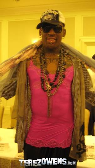DENNIS RODMAN USA LENCER�A FEMENINA-FOTOS