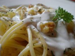 RECETA SPAGUETTI EN SALSA DE CHAMPIÑONES Y NUECES