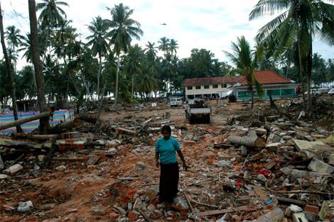 APARECE VIVA NI�A DESAPARECIDA EN TSUNAMI DE 2004