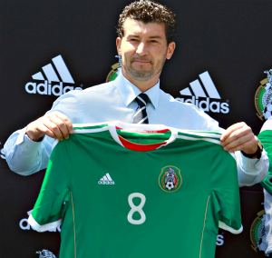 NUEVO UNIFORME DEL TRICOLOR
