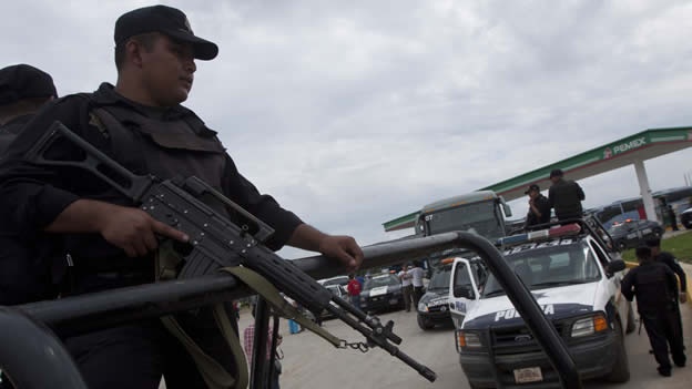 SE FUGAN 32 REOS DE PENALES DE VERACRUZ: RECAPTURAN A 14
