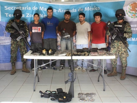 VERACRUZ SEGURO: CAEN CINCO ZETAS CON ARMAMENTO PESADO