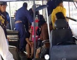 MICRO CHOCA CONTRA UN MURO Y DEJA 17 HERIDOS