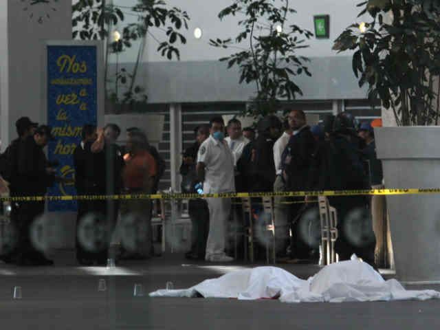 BALACERA EN AEROPUERTO DE CIUDAD DE M�XICO DEJA DOS MUERTOS