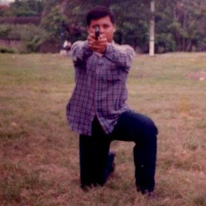 OTRO PERREDISTA POSA CON ARMA DE FUEGO - FOTOS