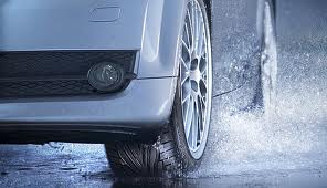 QU� ES Y C�MO PREVENIR EL AQUAPLANING