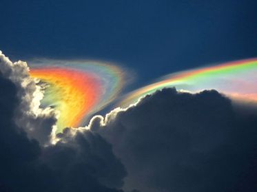 VIDEO: ESPECTACULAR ARCOIRIS DE FUEGO EN EL CIELO DE FLORIDA